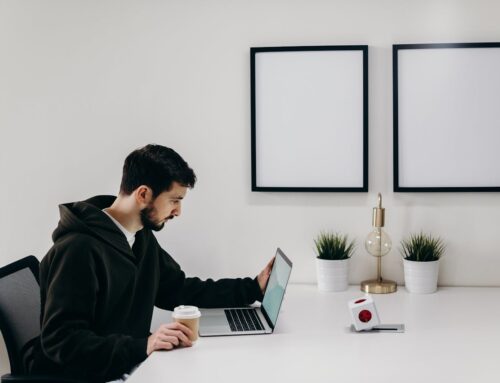 Why IT Helpdesk Services Work Best With Onsite Staff